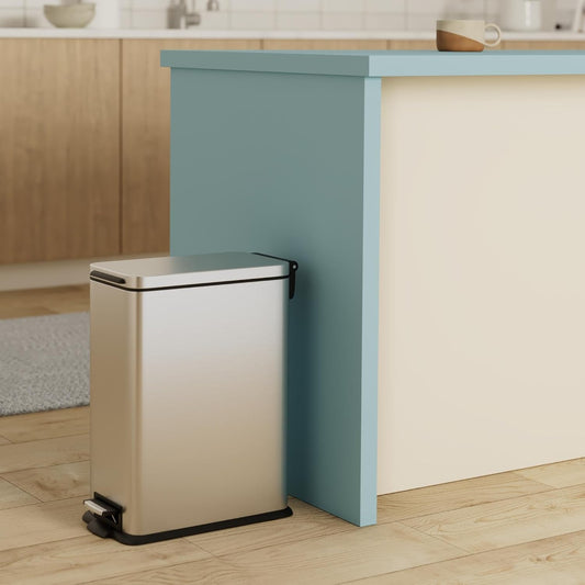 4 Gallon Kitchen Trash Can with Slim Fit Design