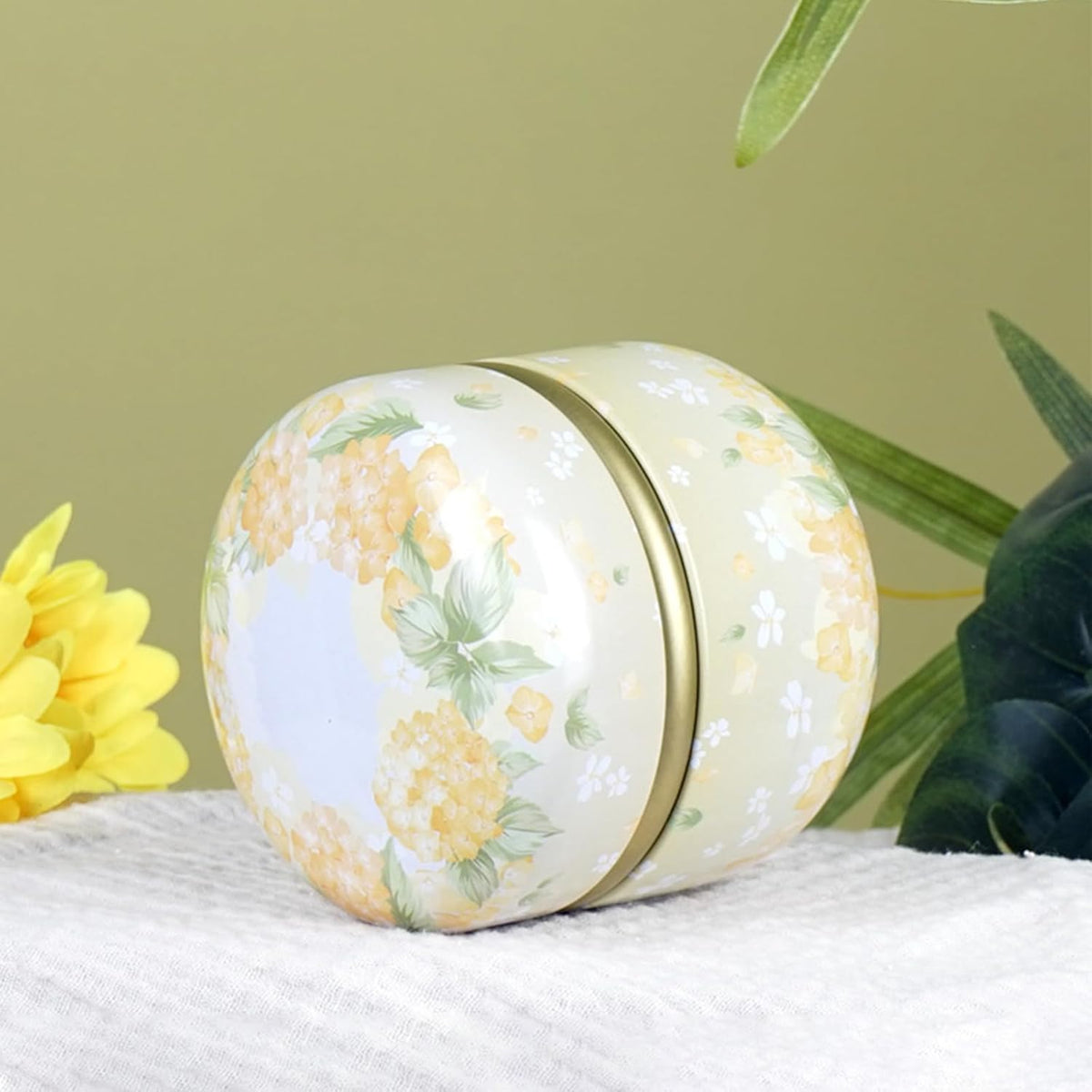 SHIMIDO Body Powder Puff and Container, 3.15" Portable Empty Body Powder Container for Baby Women's Loose Dusting Powder, Powder Case Box with Lids for Bath, Travel and Home Use (Old time)