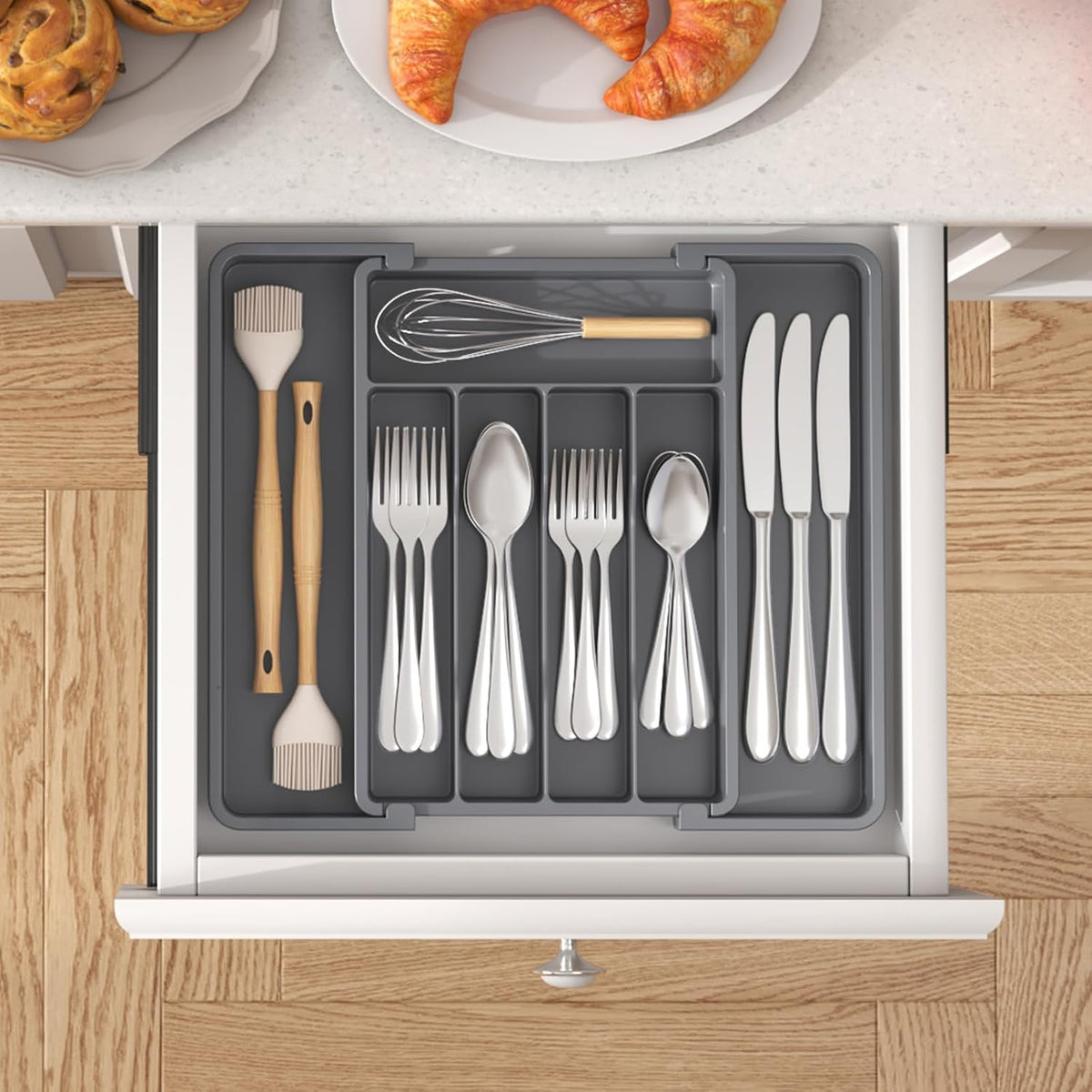 Silverware Organizer for Drawer, Expandable Utensil Tray