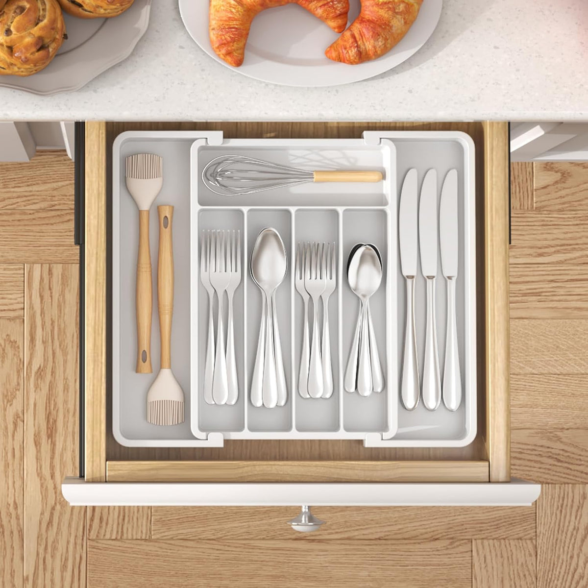 Silverware Organizer for Drawer, Expandable Utensil Tray