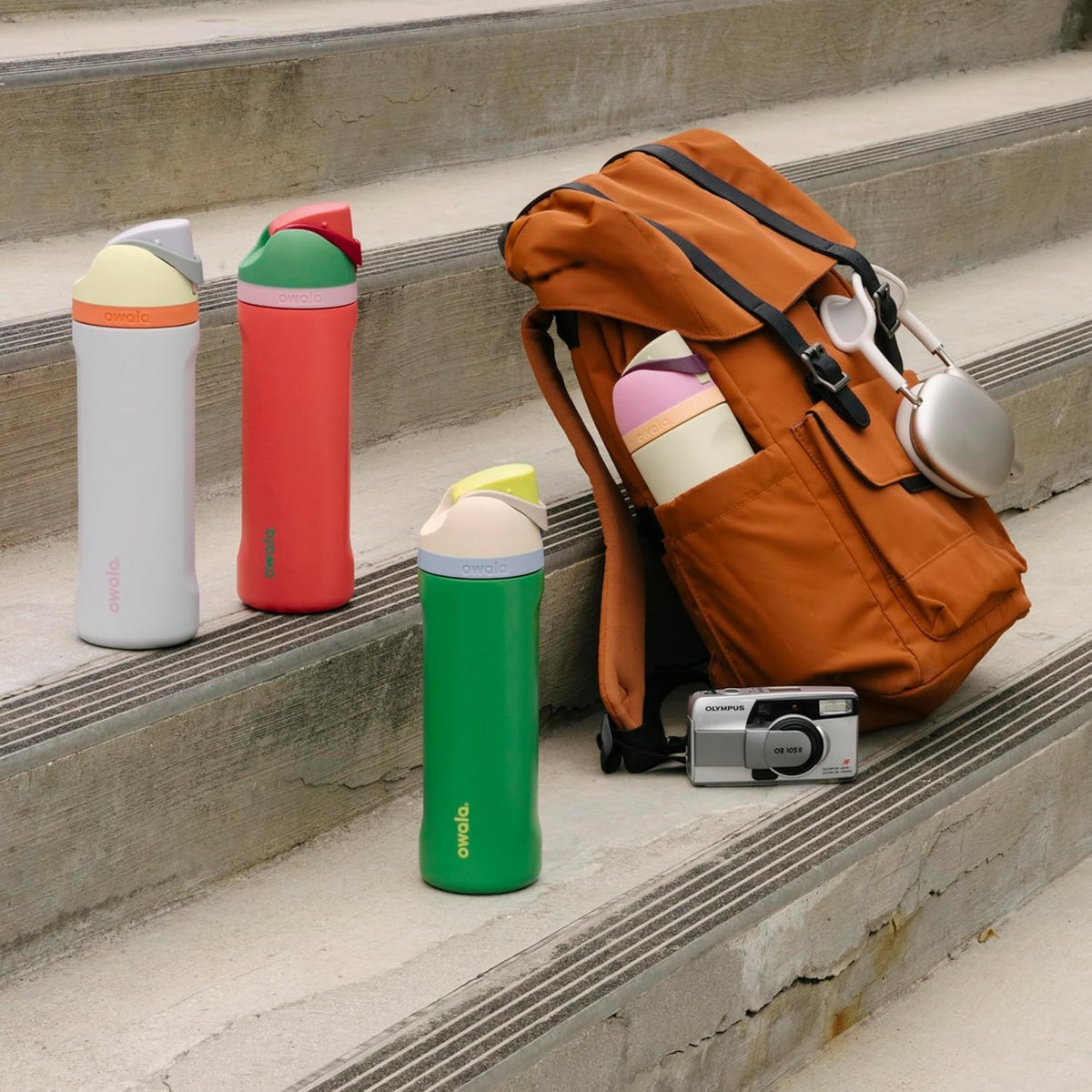 FreeSip Insulated Stainless Steel Water Bottle with Straw for Sports and Travel, BPA-Free, 32oz, Foggy Tide - Colors B