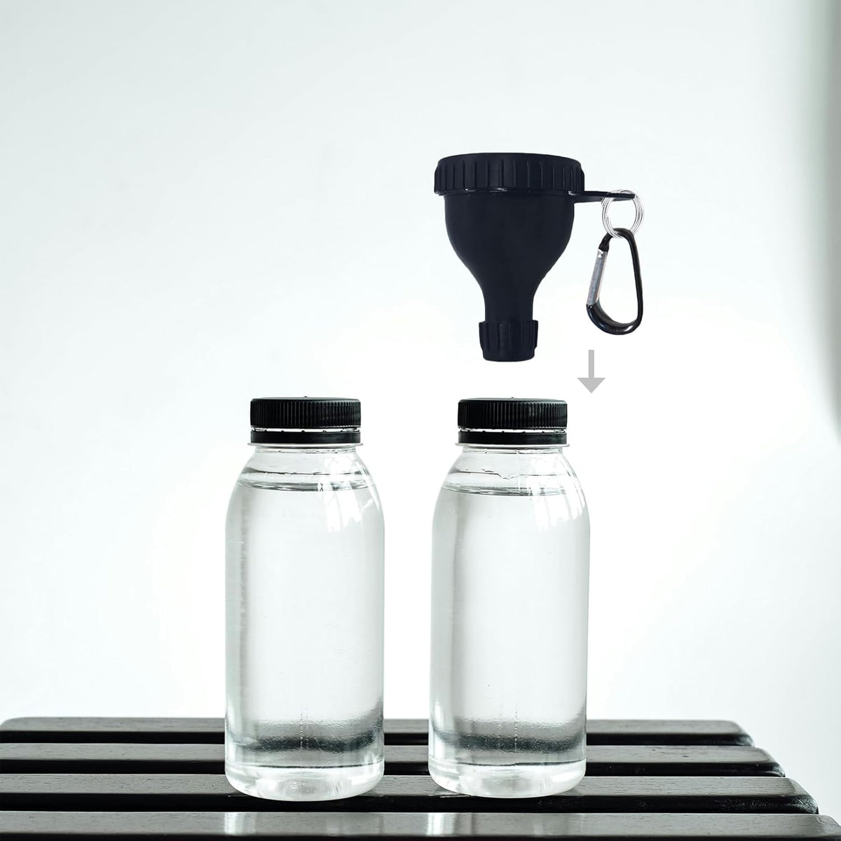 2 Pack Premium Protein Powder Containers - Portable Pre Workout and Protein Funnels for Filling Water Bottles, Shaker Bottles w/Protein Powder,with Sturdy Carabiners（50ml）