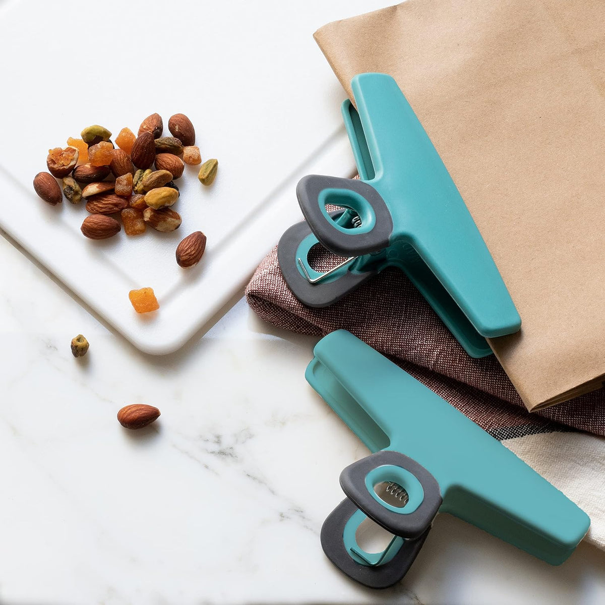 Food Clips - Wide Heavy Duty Chip Clips, Large Bag Clips for Food Storage with Air Tight Seal Grip, Pack of 4, Teal