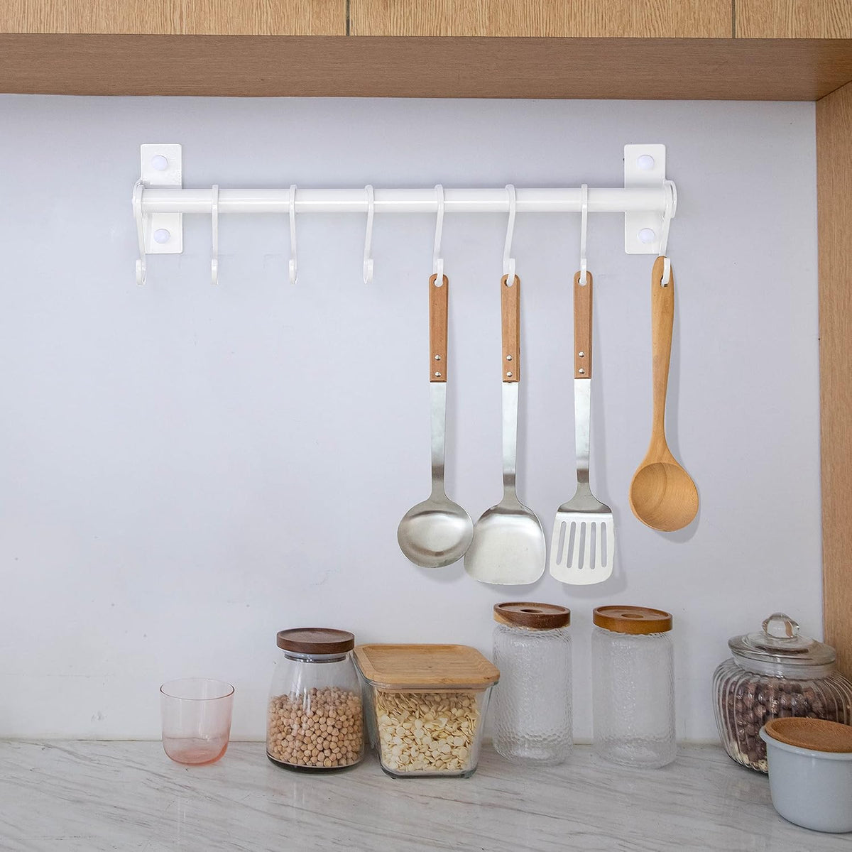 Kitchen Utensil Holder Hanger, Pot and Pan Rack Wall Mounted, Kitchen Rail with 8 Hooks for Hanging Cooking Utensils, Mugs, Spoons, Wall Mounted, Black