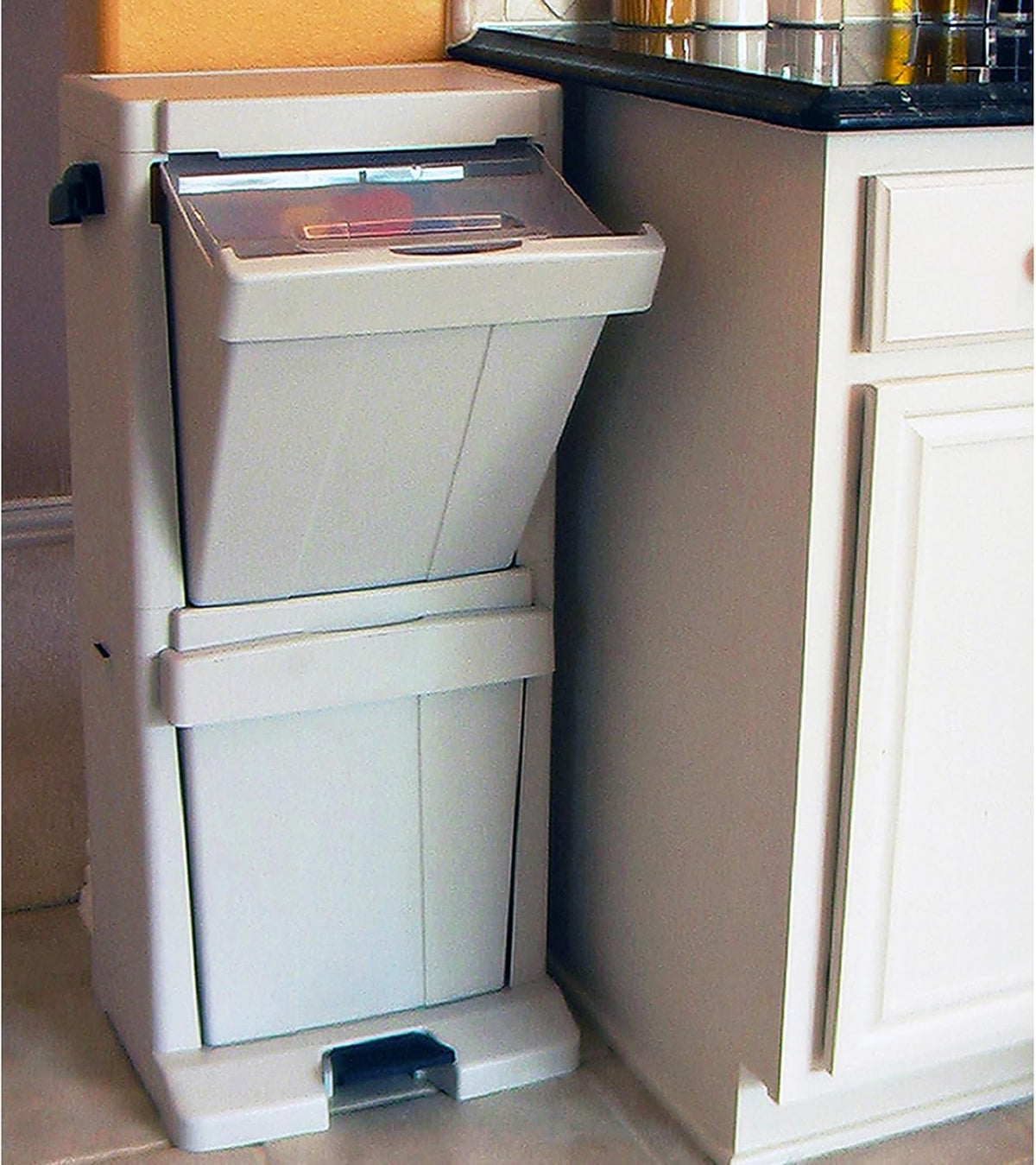 Pet Stuff Tower for Food Storage | Pet Stuff Tower: Ideal for Cats and Dogs. Max Load Capacity 8.8lbs, Includes Foot Pedal and Food Scoop!