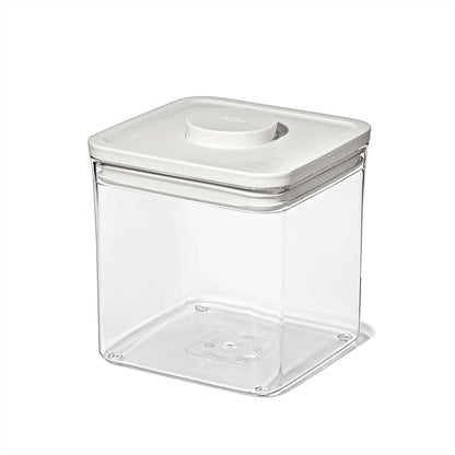 Good Grips Pet POP Container – 6.0 Qt/5.7 L with Half Scoop, Ideal for up to 6.5lbs of Dog Food or 4.5lbs of Cat Food, Airtight Dog and Cat Food Storage Container, BPA Free, Clear
