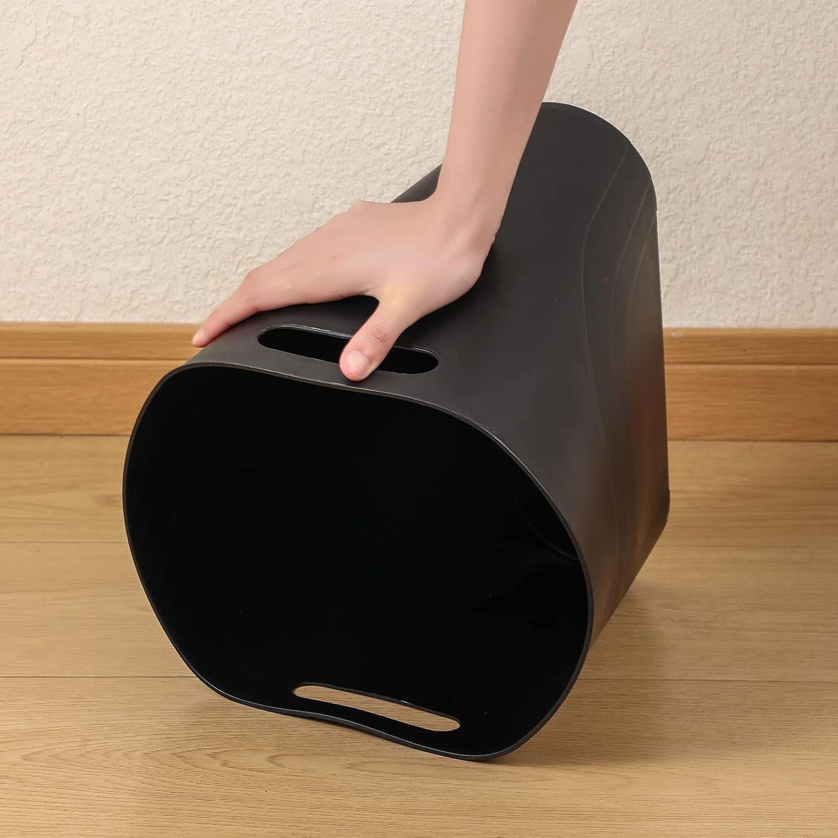 Small Trash Can, 3.5 Gallon Slim Garbage Can Plastic Waste Basket with Handles Container Bin for Narrow Spaces Bathroom, Bedroom, Kitchen, Office at Home, Black