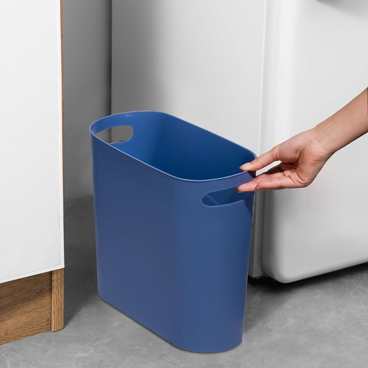 Small Trash Can, 3.5 Gallon Slim Garbage Can Plastic Waste Basket with Handles Container Bin for Narrow Spaces Bathroom, Bedroom, Kitchen, Office at Home, Black