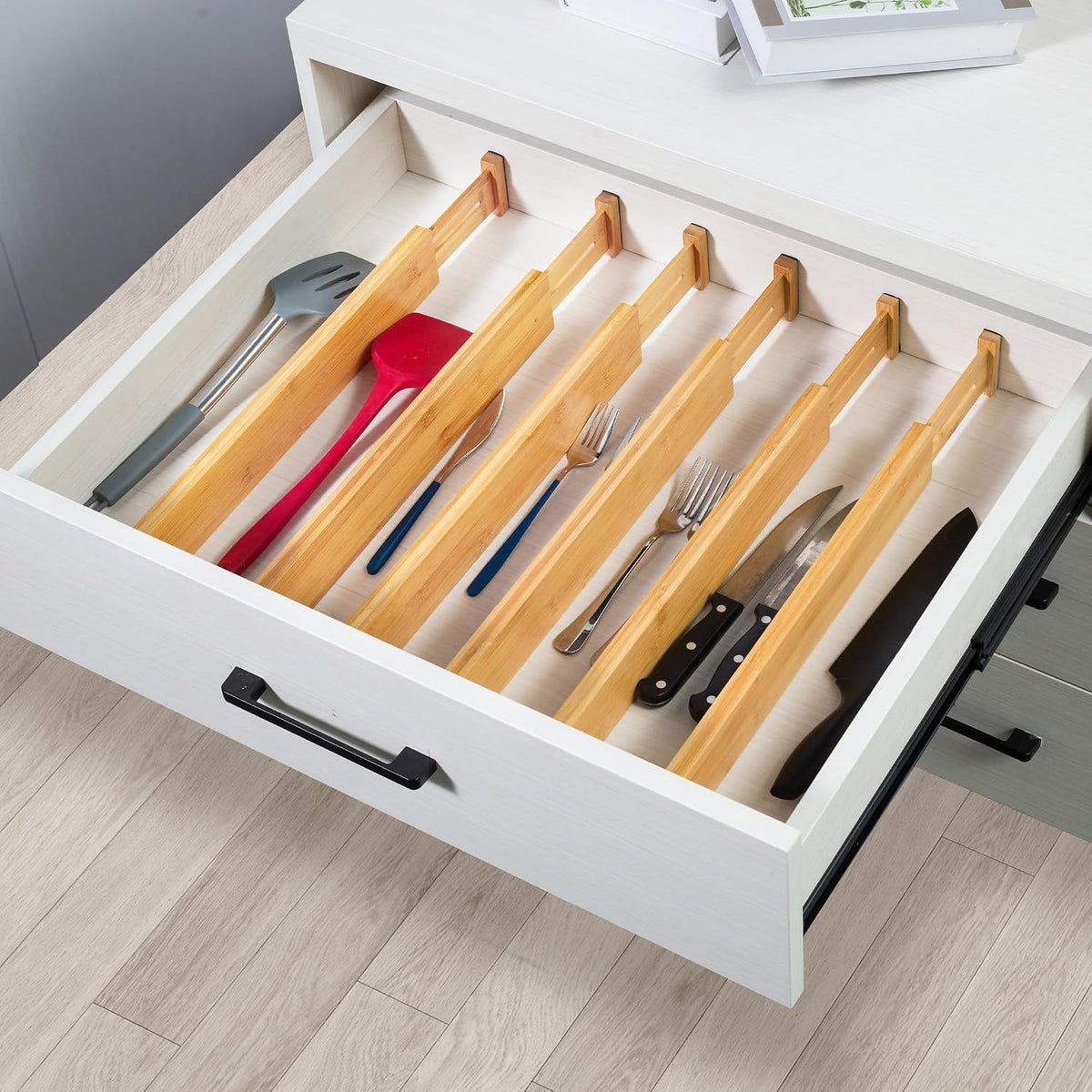 VaeFae Adjustable Bamboo Drawer Dividers, Expandable Drawer Organizer for Kitchen Utensils, Clothes, Bathroom, Office – Fits Drawer Interiors 16.6" to 21.8"