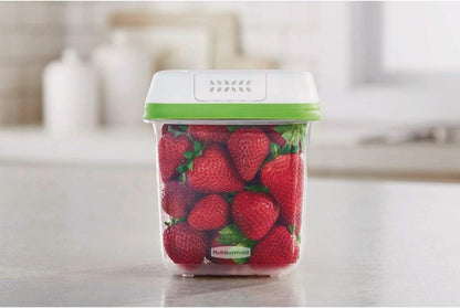 FreshWorks Saver, Large Produce Storage Container, 18.1-Cup, Clear