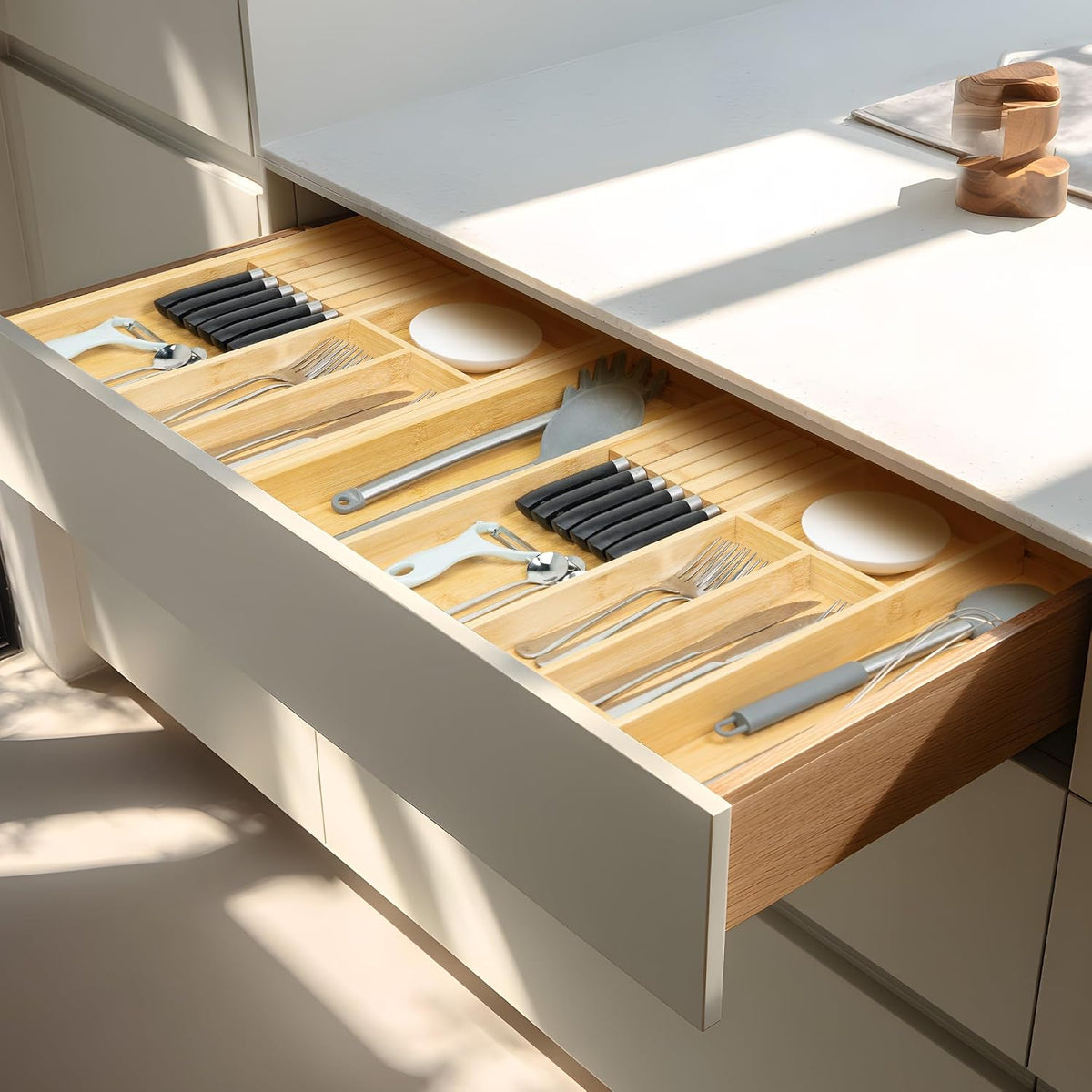 VaeFae Bamboo Silverware Drawer Organizer, 7 Slots, Natural