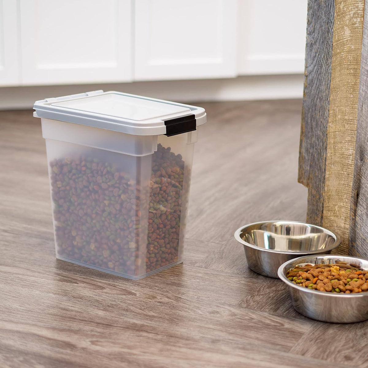 Airtight Pet Food Storage Rolling Container, 30 lb Capacity, Black